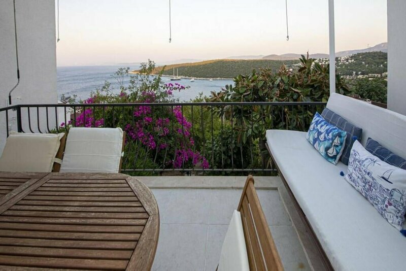Гостиница Lovely Triplex With Fantastic Sea View in Turkbuku в Гёльтюркбюкю