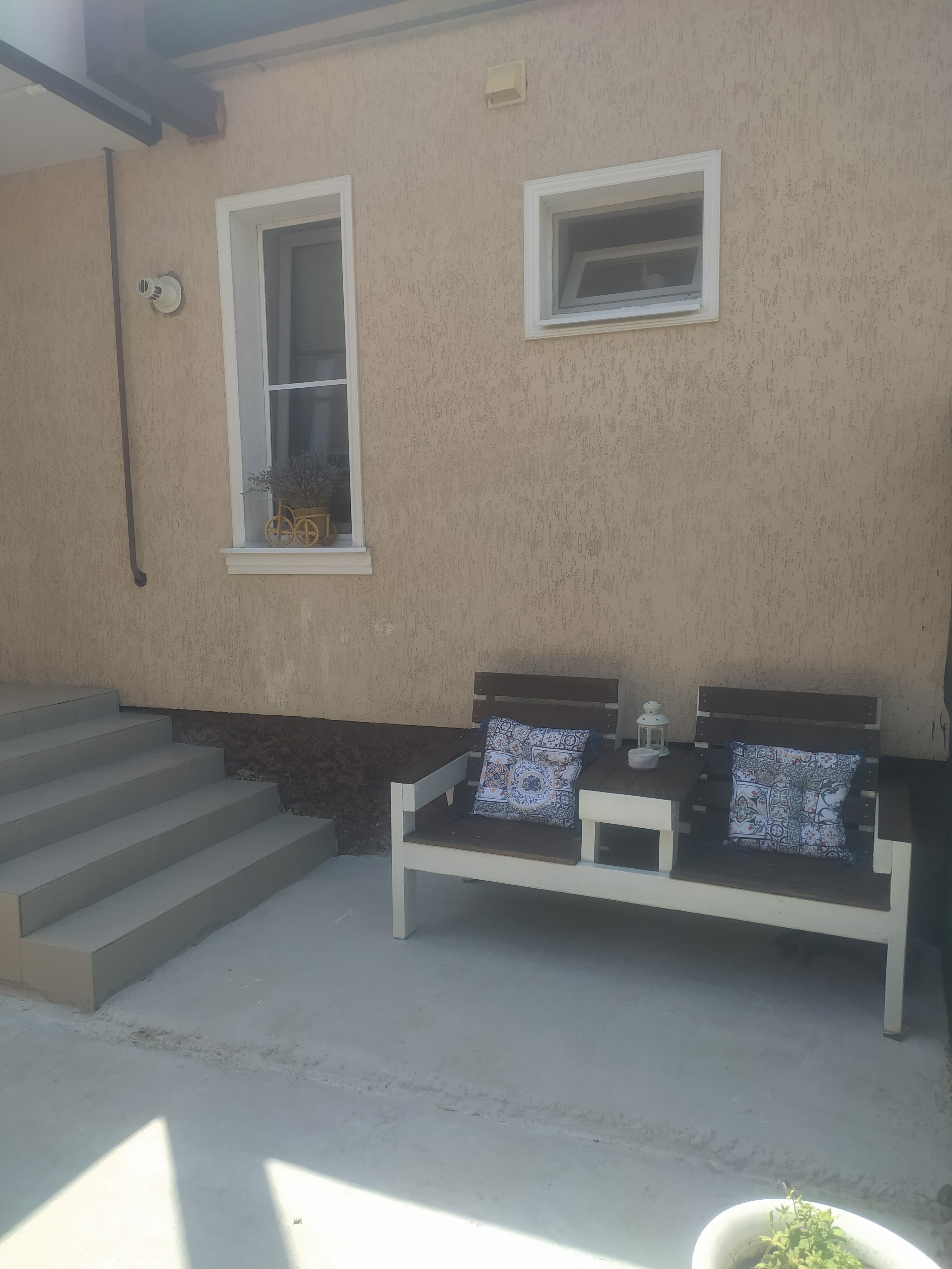 Фото Студия в частном доме в Выселках