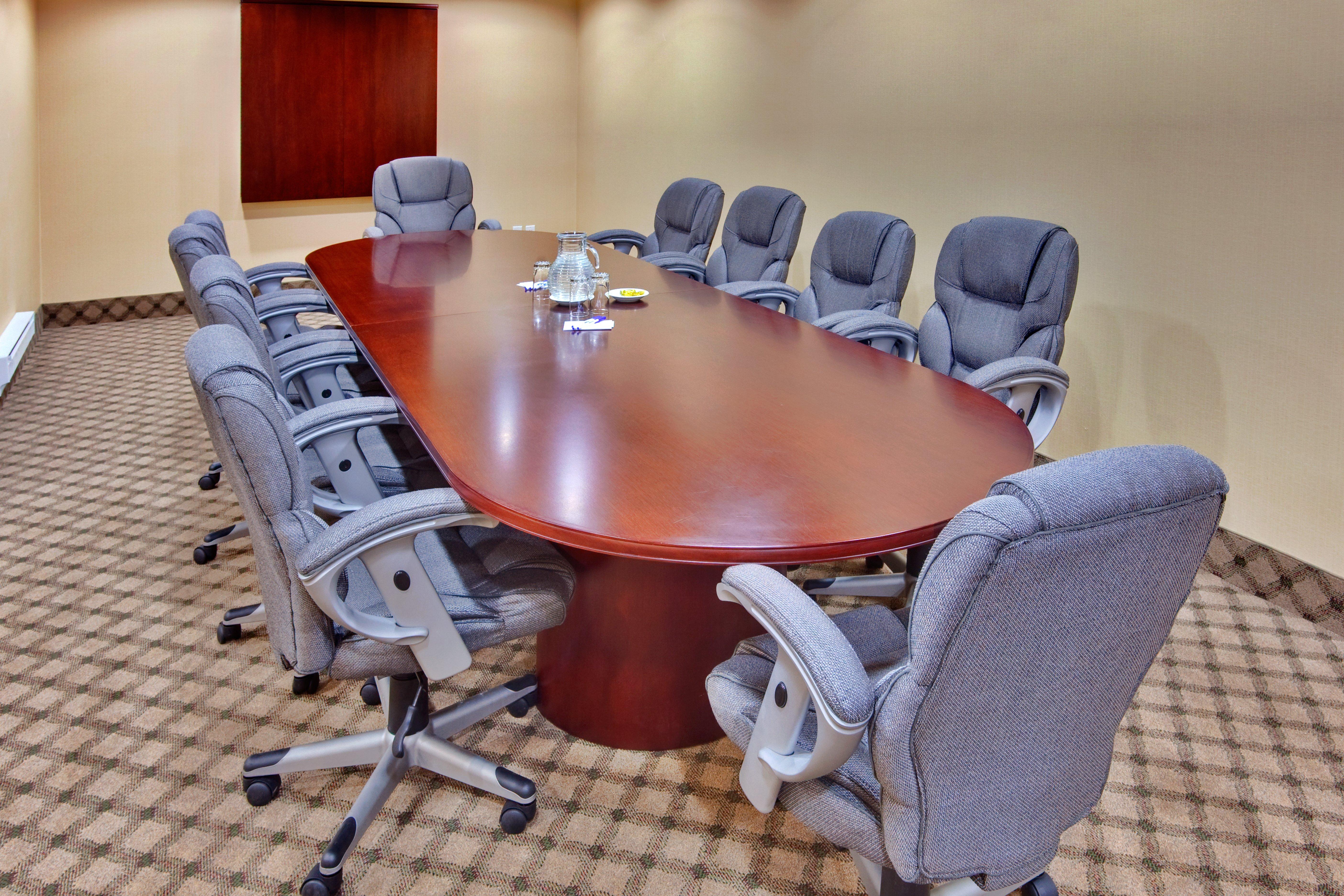 Фото Newmarket Hotel & Suites