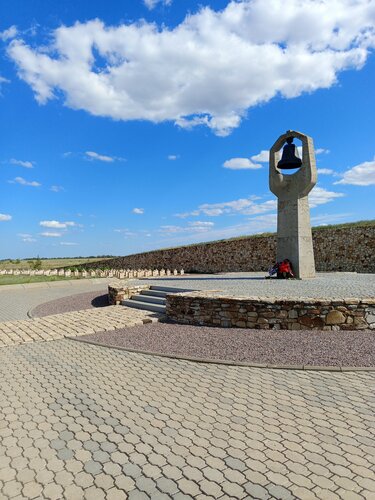 نصب تذكاري للحرب، مقبرة جماعية Memorial complex Rossoshki ، مقاطعة فولغوغراد، صورة