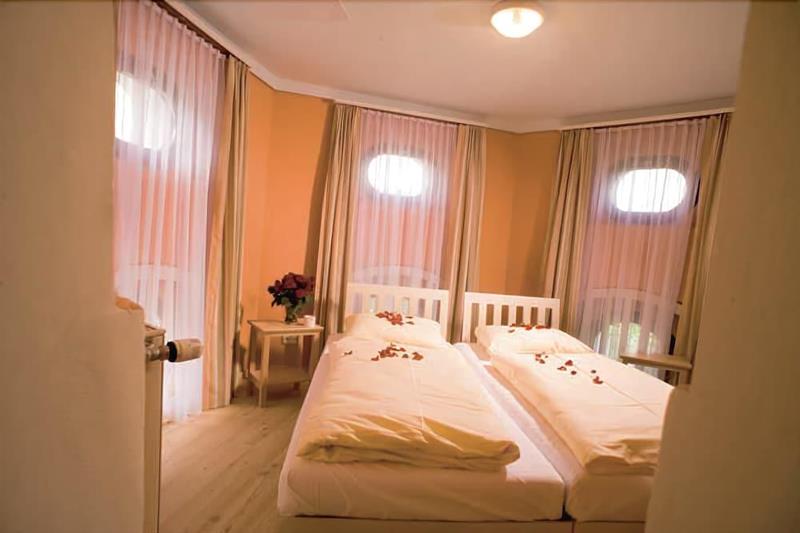 Фото Jufa Hotel Schloss Röthelstein