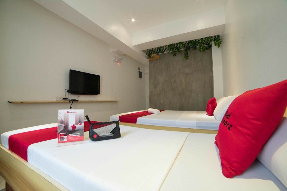 Фото RedDoorz Plus @ Boni Avenue Mandaluyong
