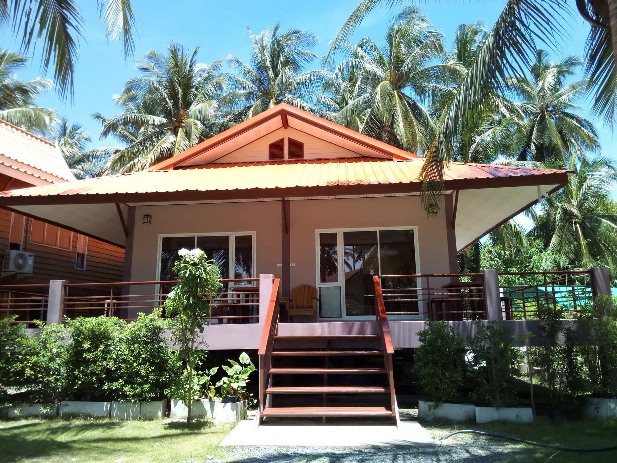 Фото The Ford Sunset Beach Resort