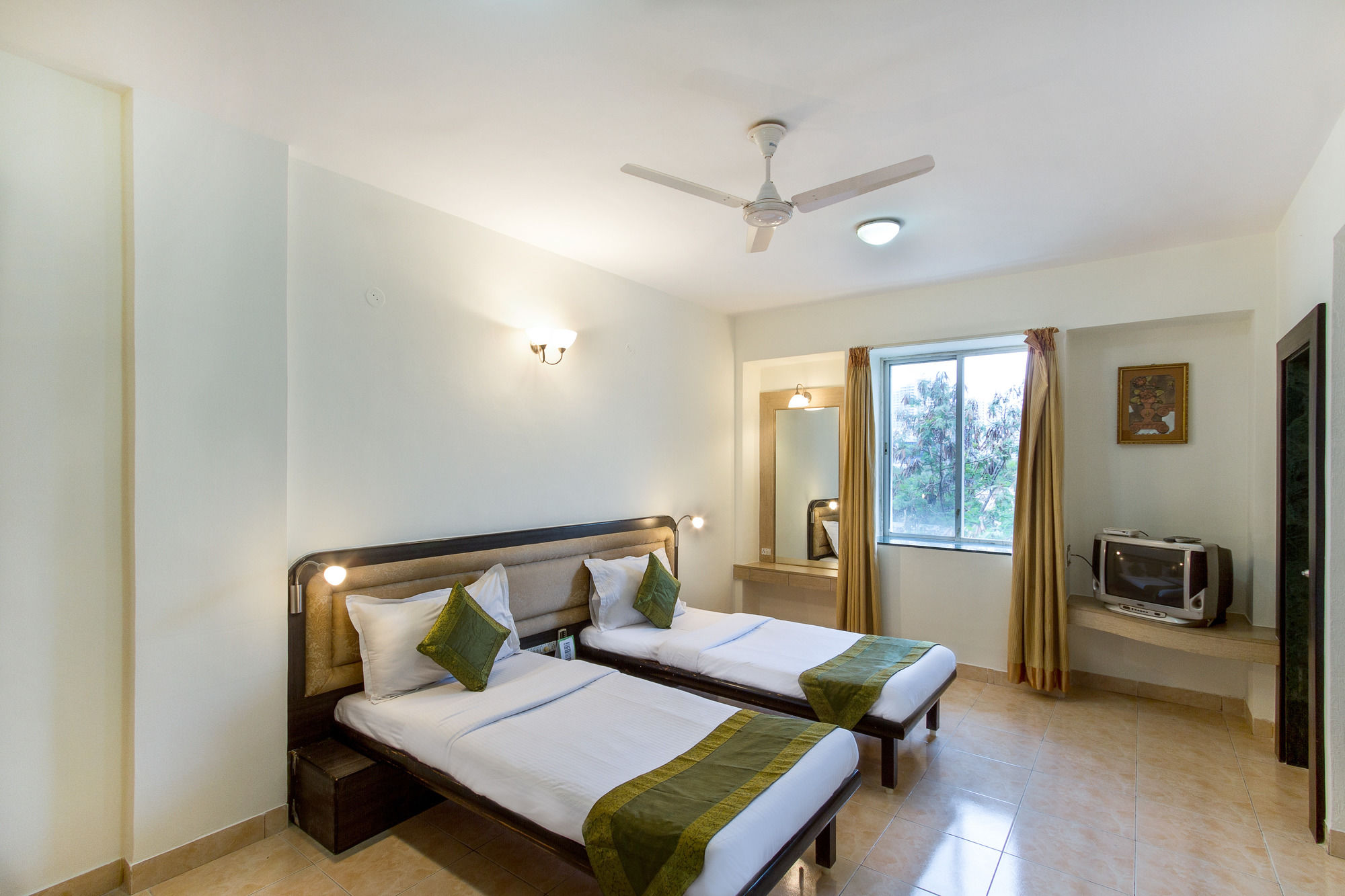 Фото Treebo Trend Niraali Executive