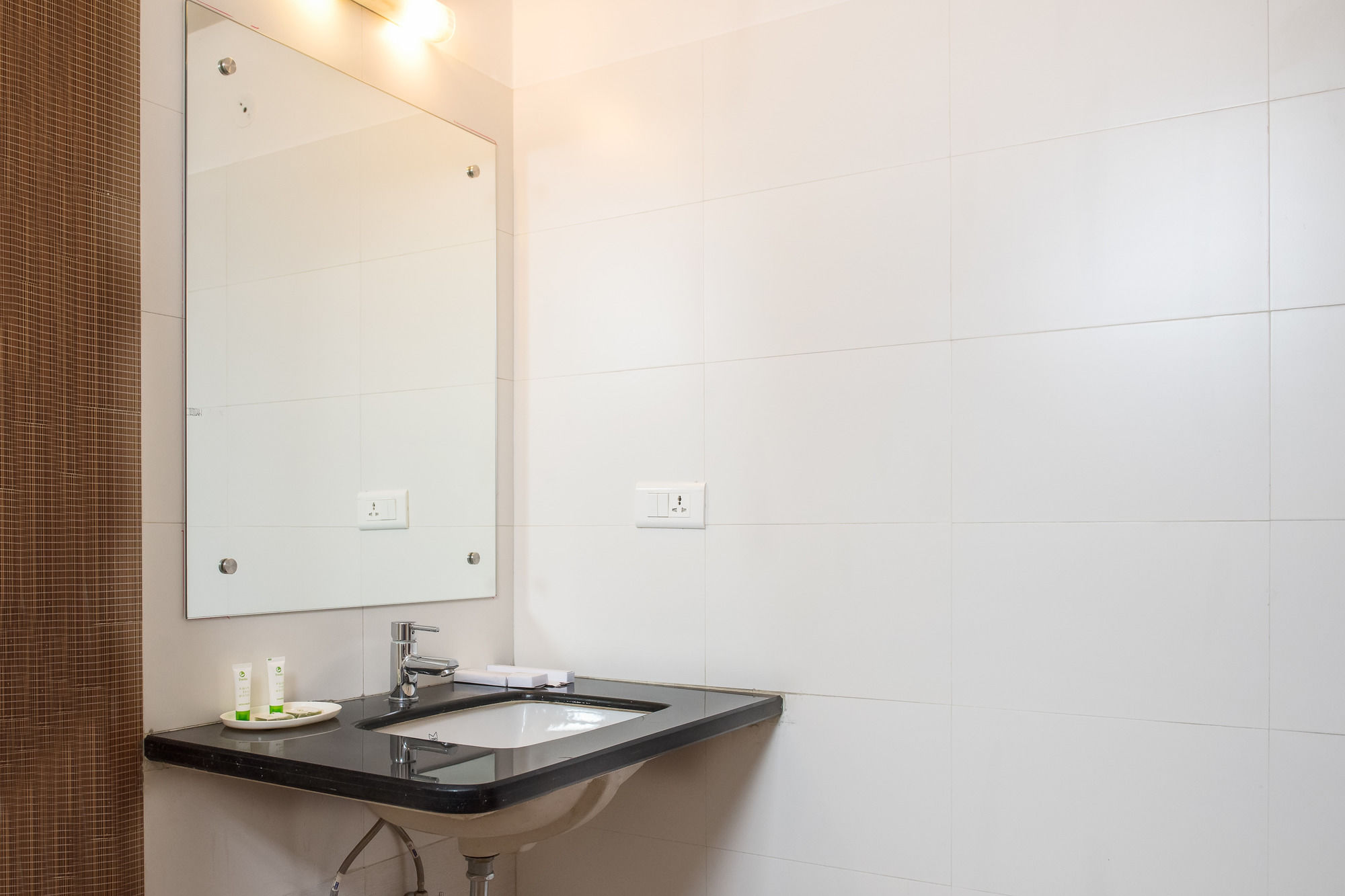 Фото Hotel Corporate Inn