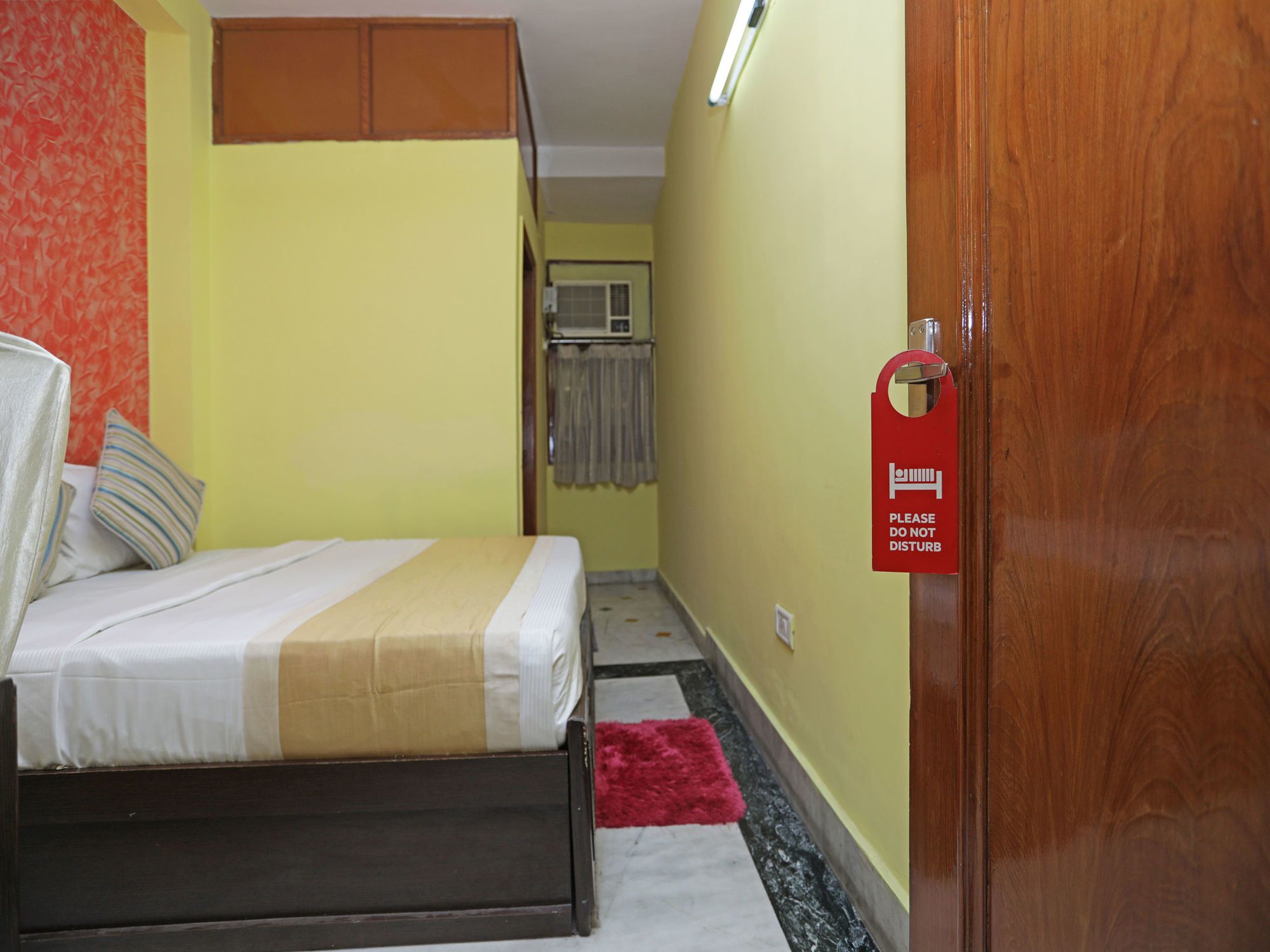 Фото Oyo 12190 Blue Umbrella