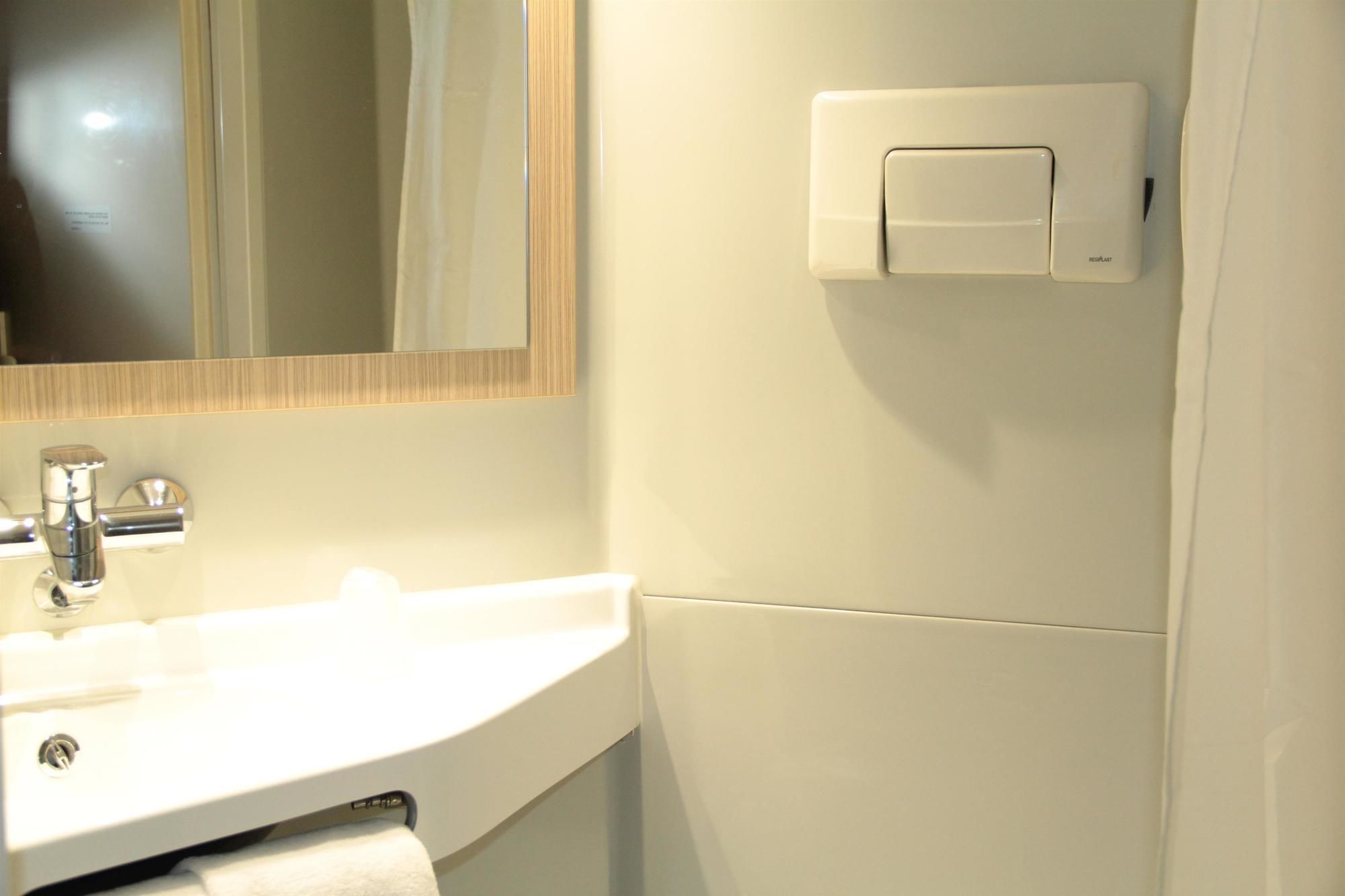 Фото Premiere Classe Beauvais