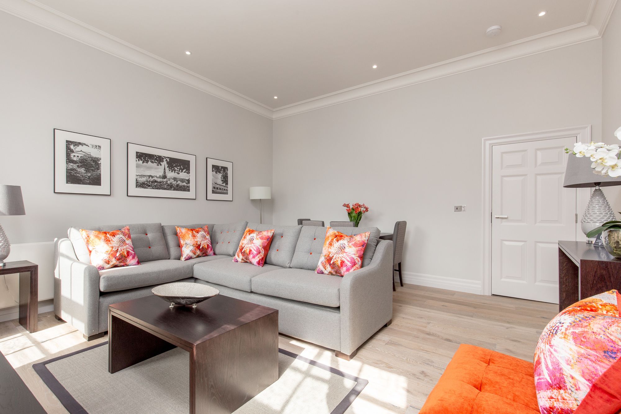 Фото Destiny Scotland Chisholm Hunter Suites