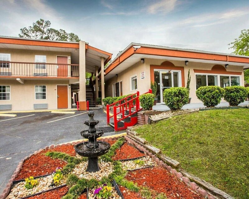 Гостиница Econo Lodge Fort Jackson