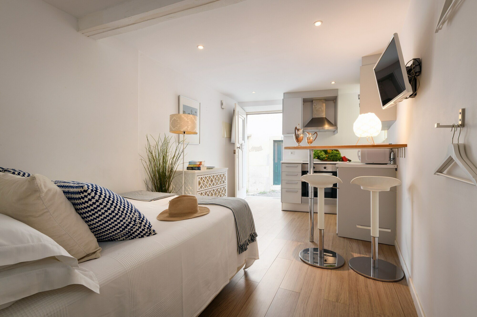 Фото Alfama Yellow House