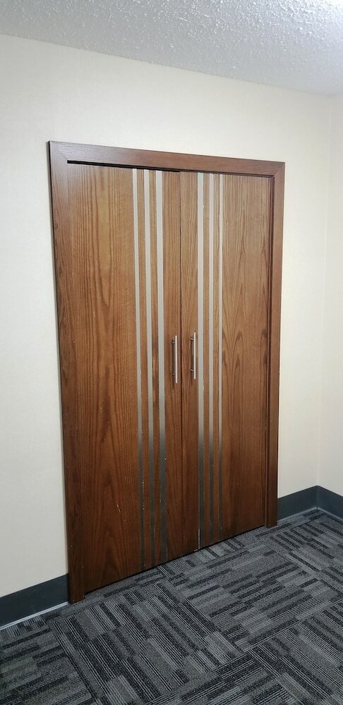 Фото Baymont by Wyndham Montreal Airport