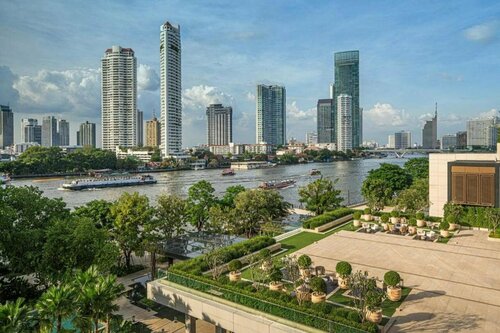 Гостиница Four Seasons Hotel Bangkok at Chao Phraya River в Бангкоке