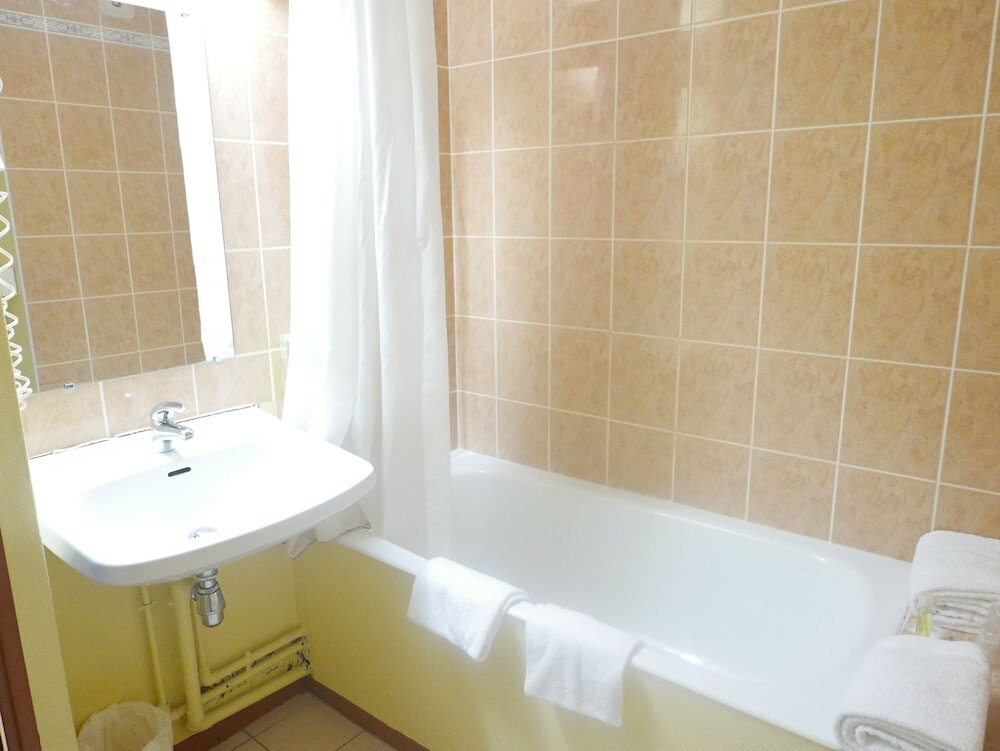 Фото Brit Hotel Le Beaulieu