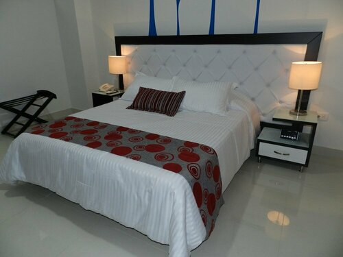 Гостиница Hotel Bolivariana Plaza в Медельине