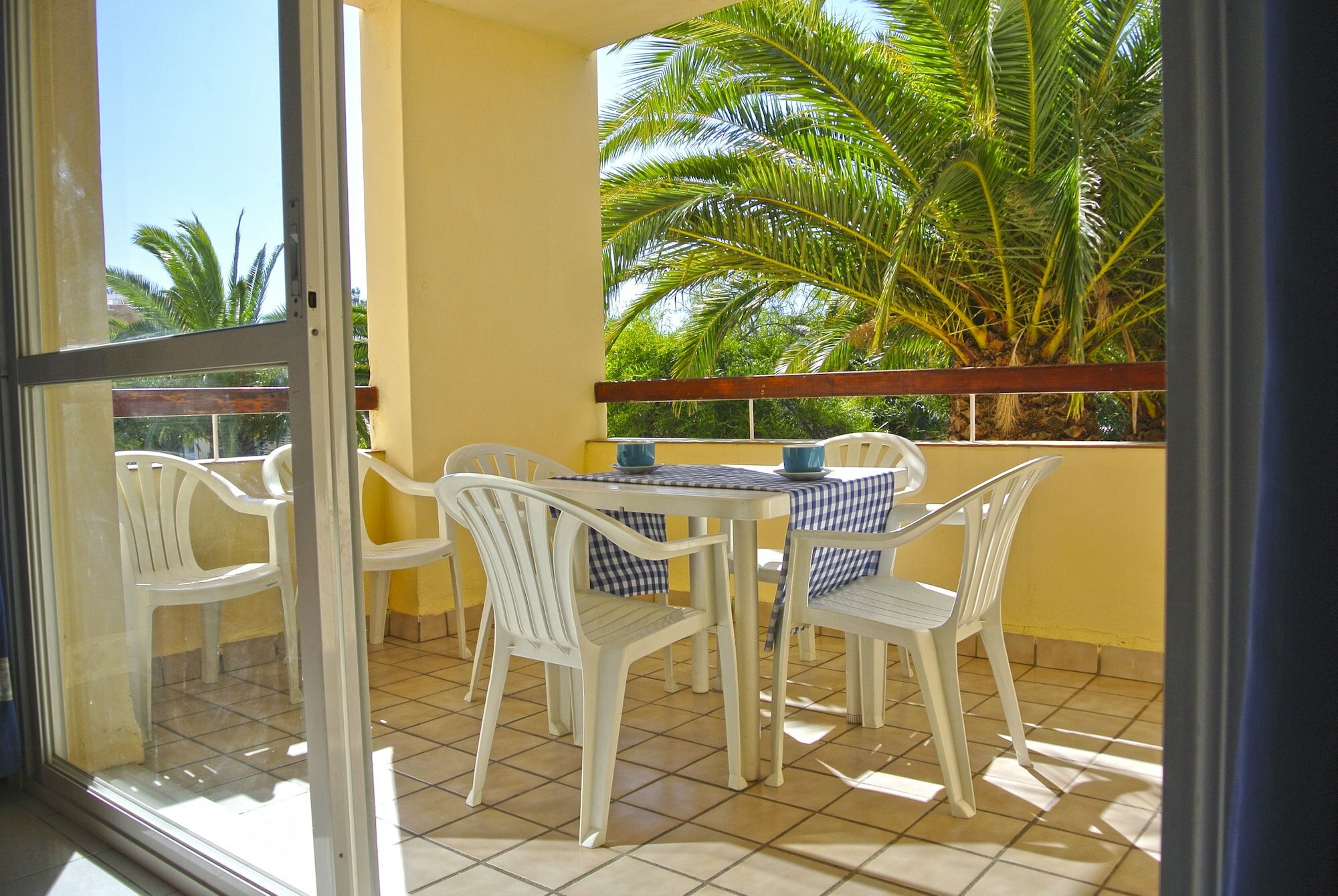 Фото Apartamentos Moguima