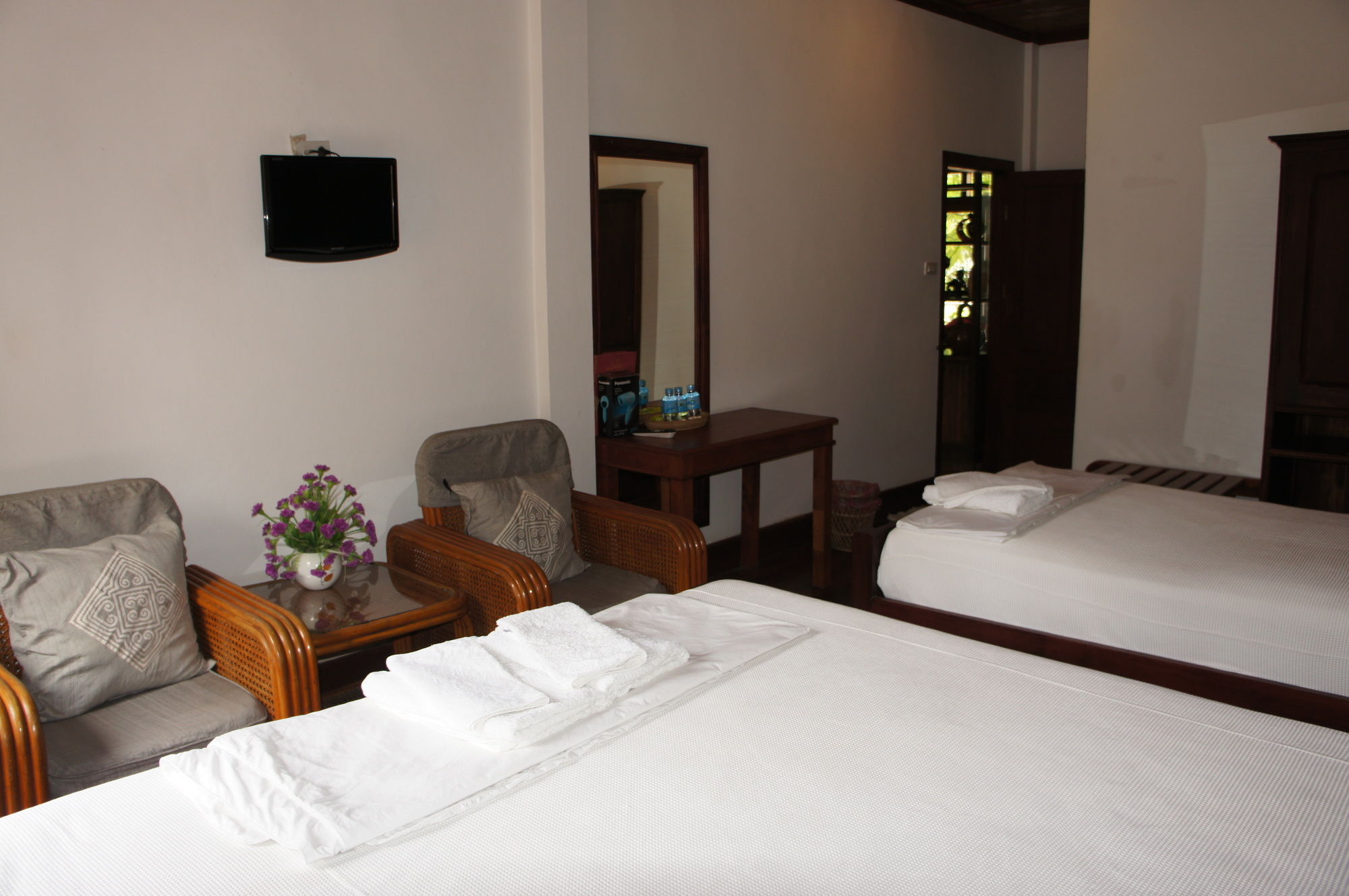 Фото Pangkham Lodge Hotel