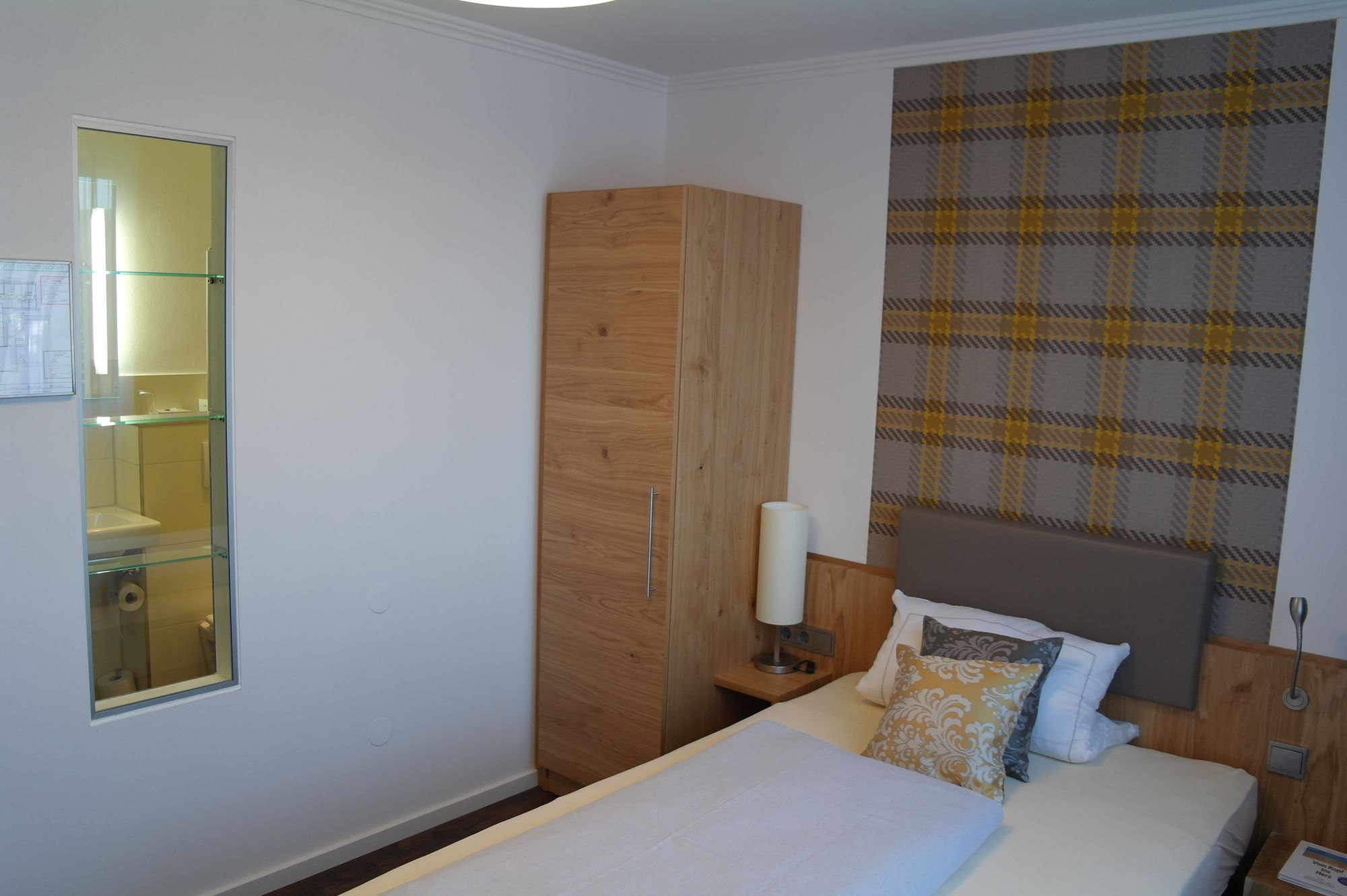 Фото Landidyll Hotel Gasthof zum Freden