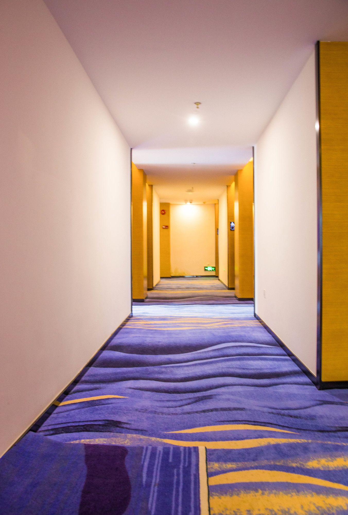 Фото The Harbour Hotel