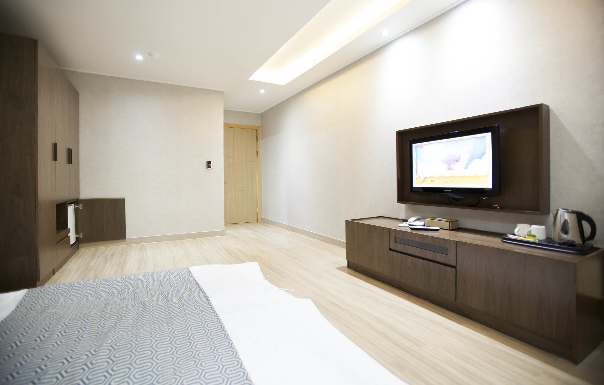 Фото I-CHECK Hyunjin Hotel