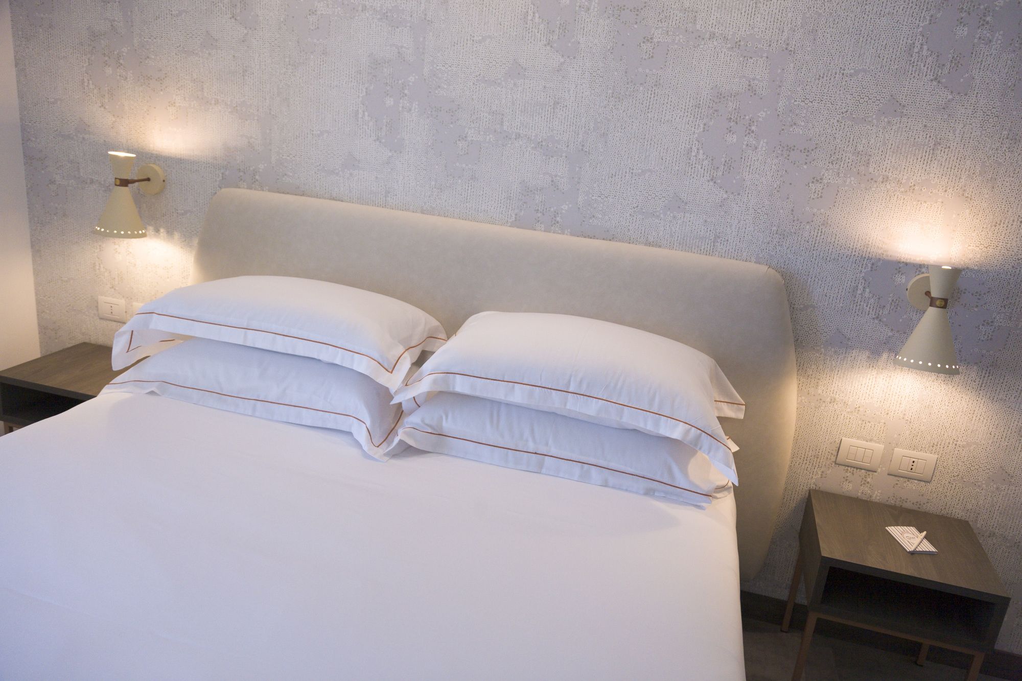 Фото Ghibli Hotel