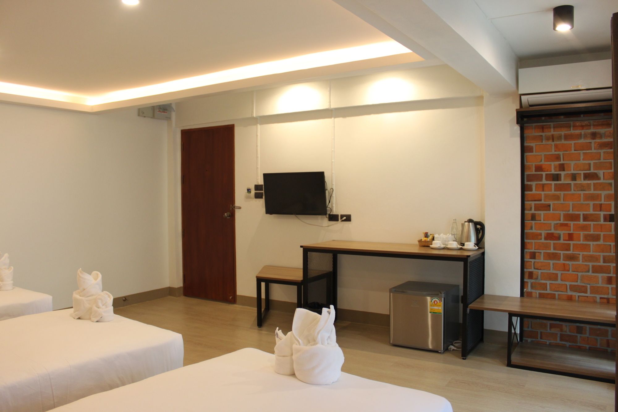 Фото Old City Wall Inn