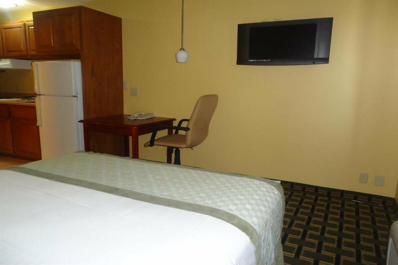 Фото Town House Extended Stay Hotel Downtown