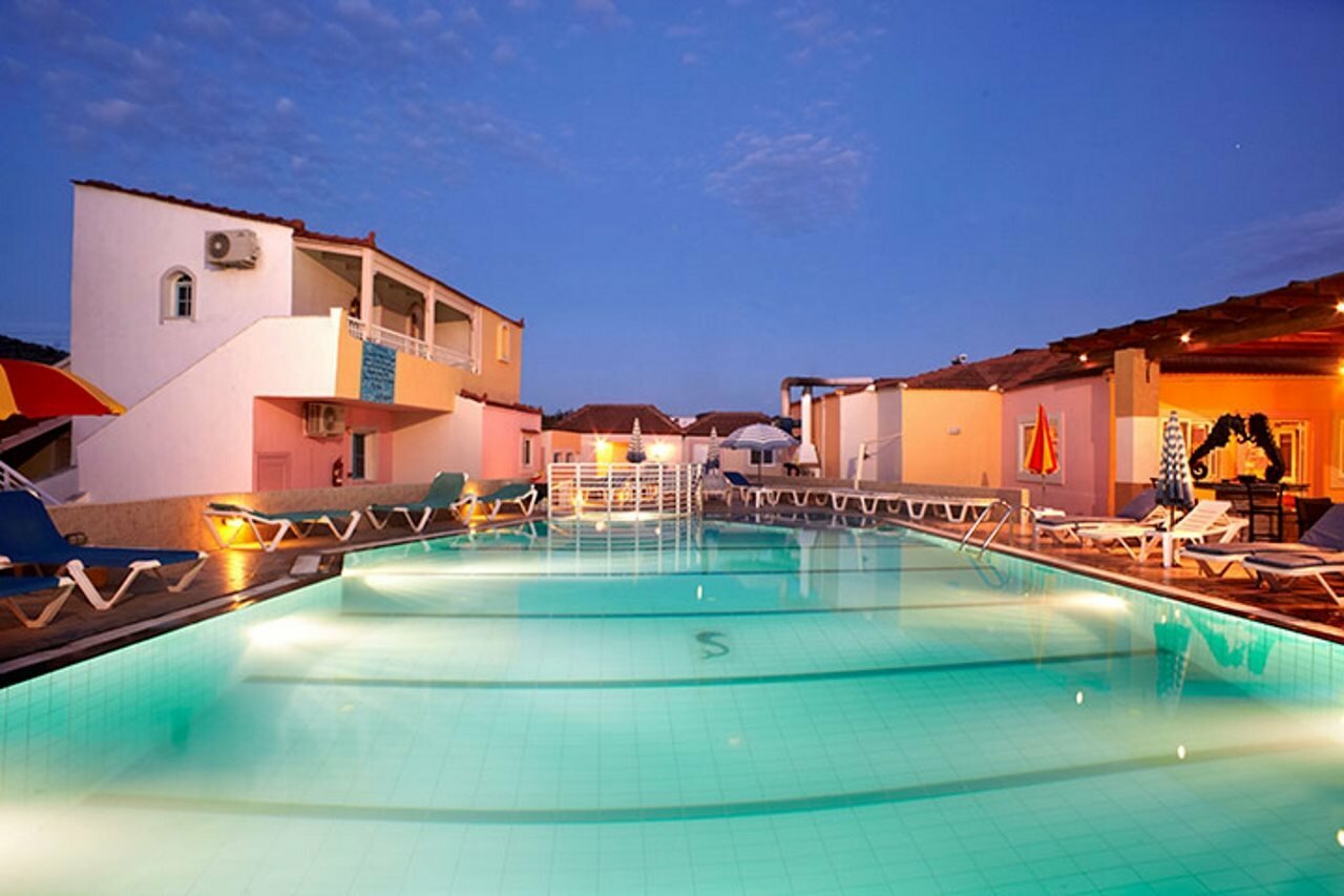 Фото Marietta Hotel & Apartments