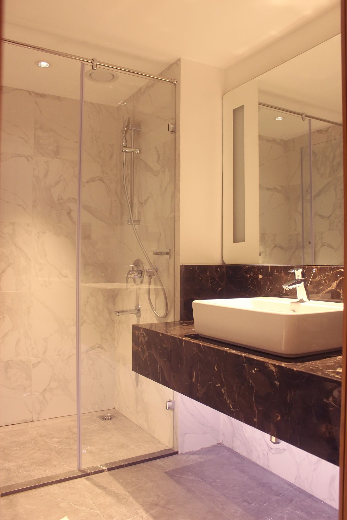 Фото Fountain Tree by Tgi