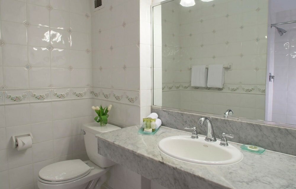 Фото Skyline Hotel