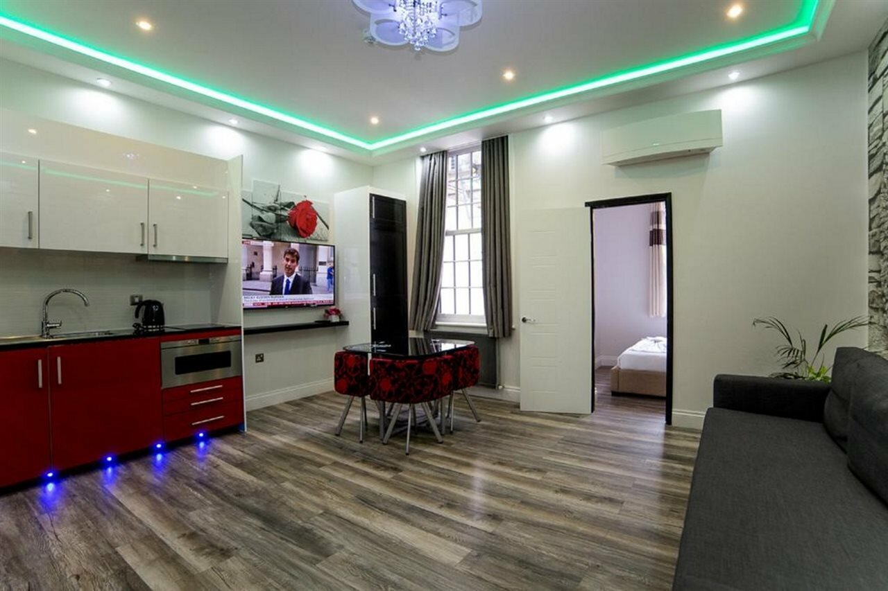 Фото Imperial Court Suites