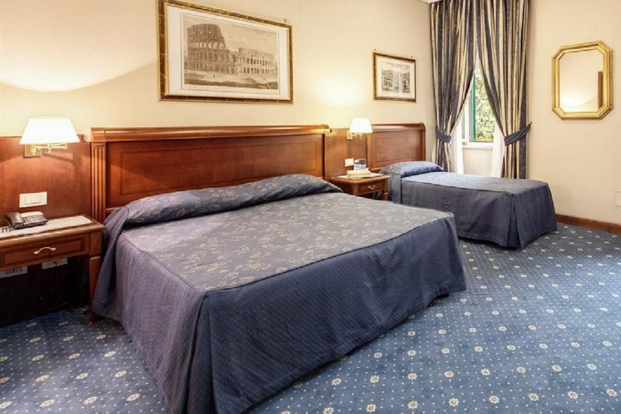 Фото отеля 2