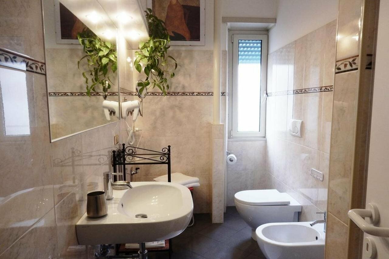 Фото Romulus Rex Bed And Breakfast