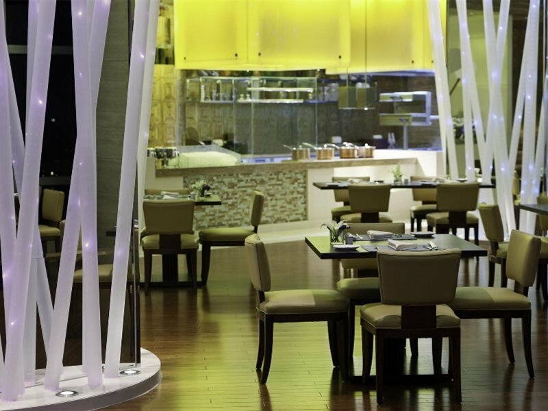 Фото The Westin Nanjing Xuanwu Lake