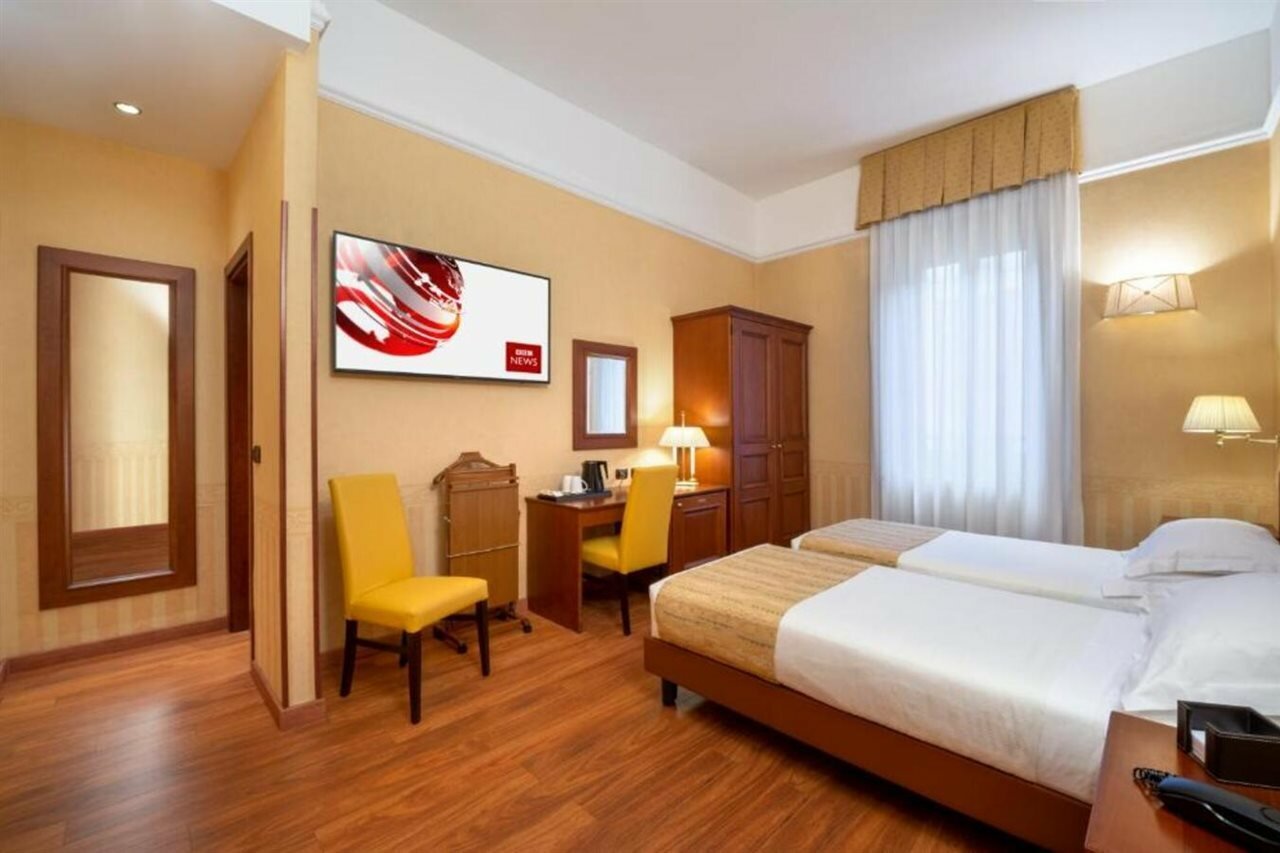 Фото Lancaster Hotel