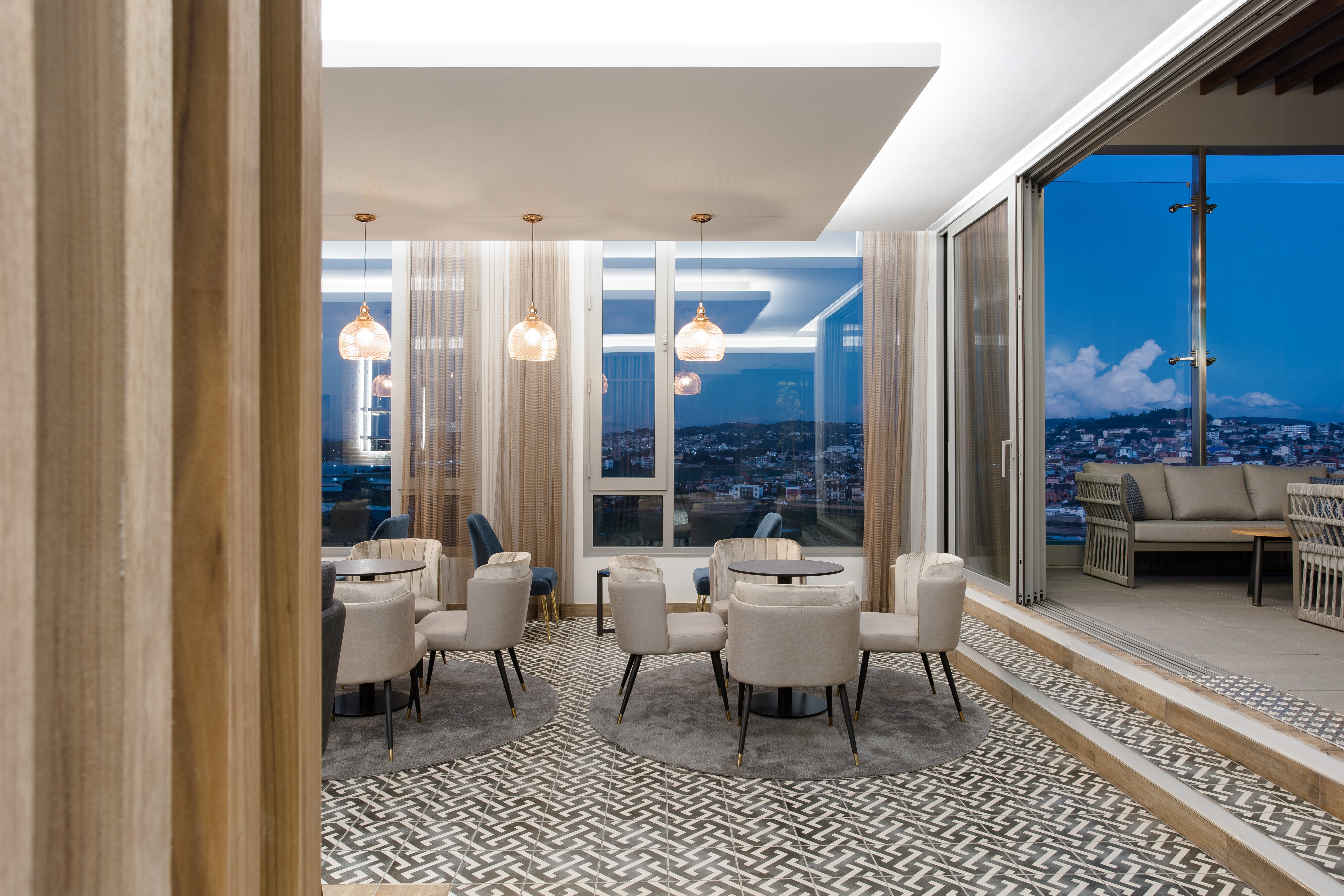 Фото Radisson Hotel Tamboho Waterfront Antananarivo