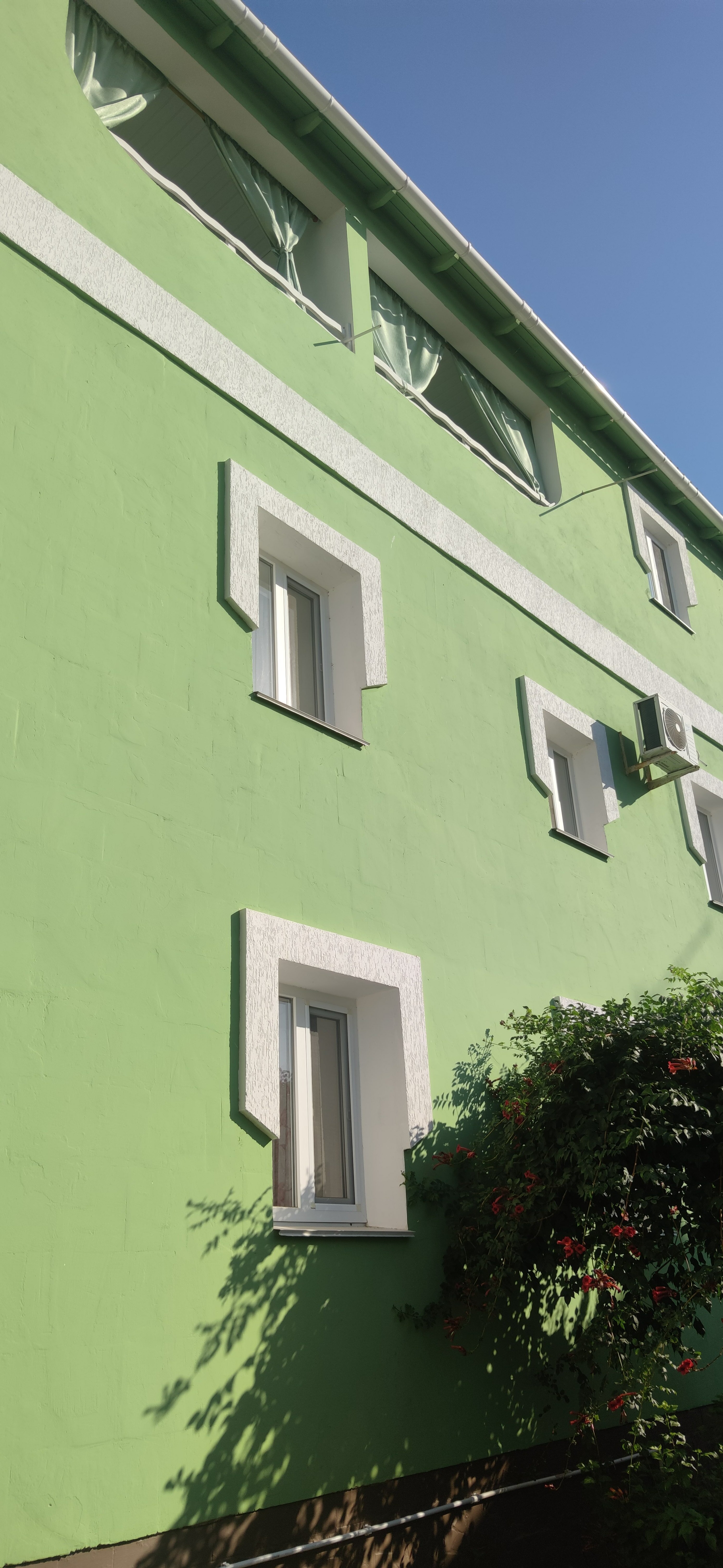 Фото Зеленый дом у маяка