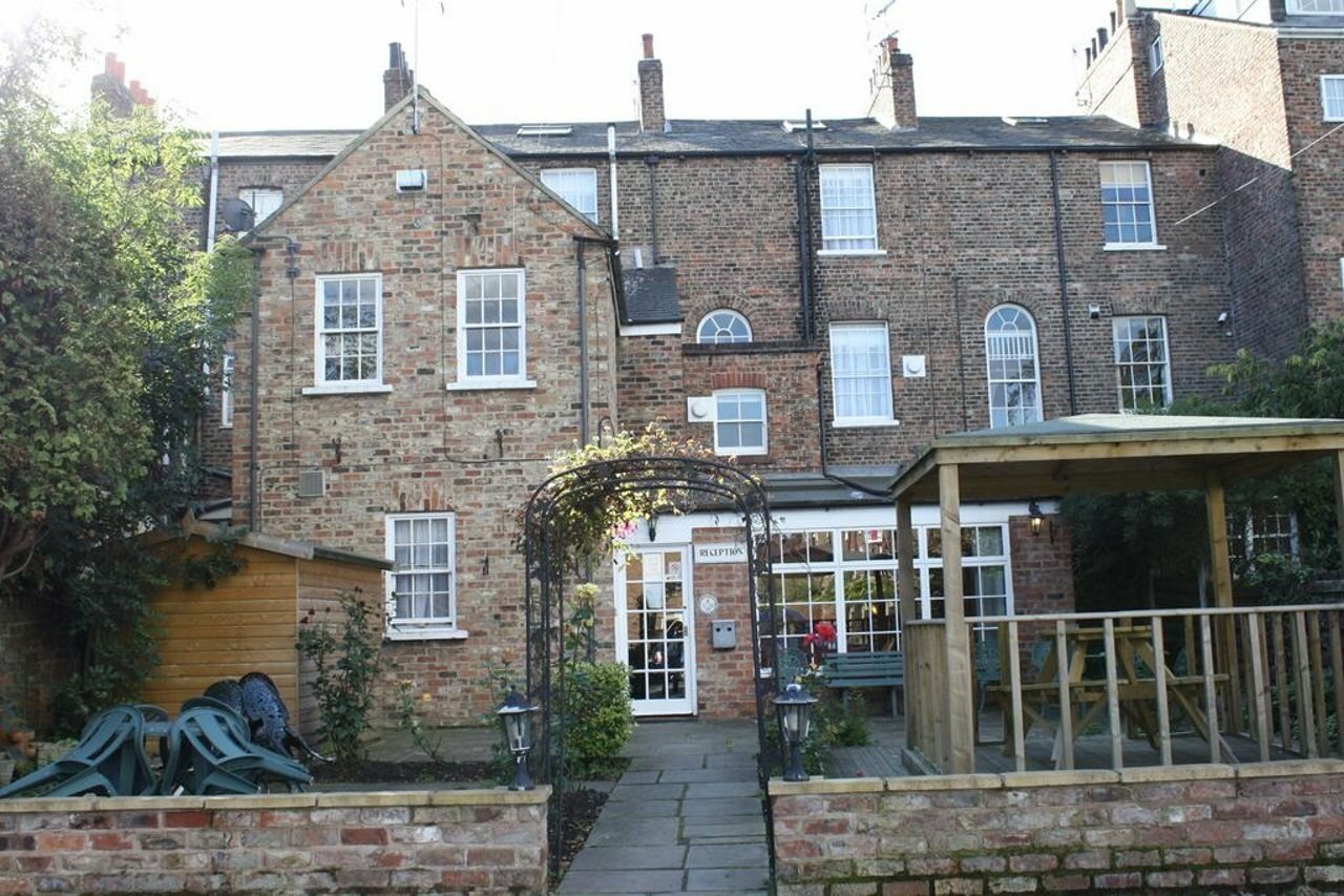 Фото Holgate Bridge