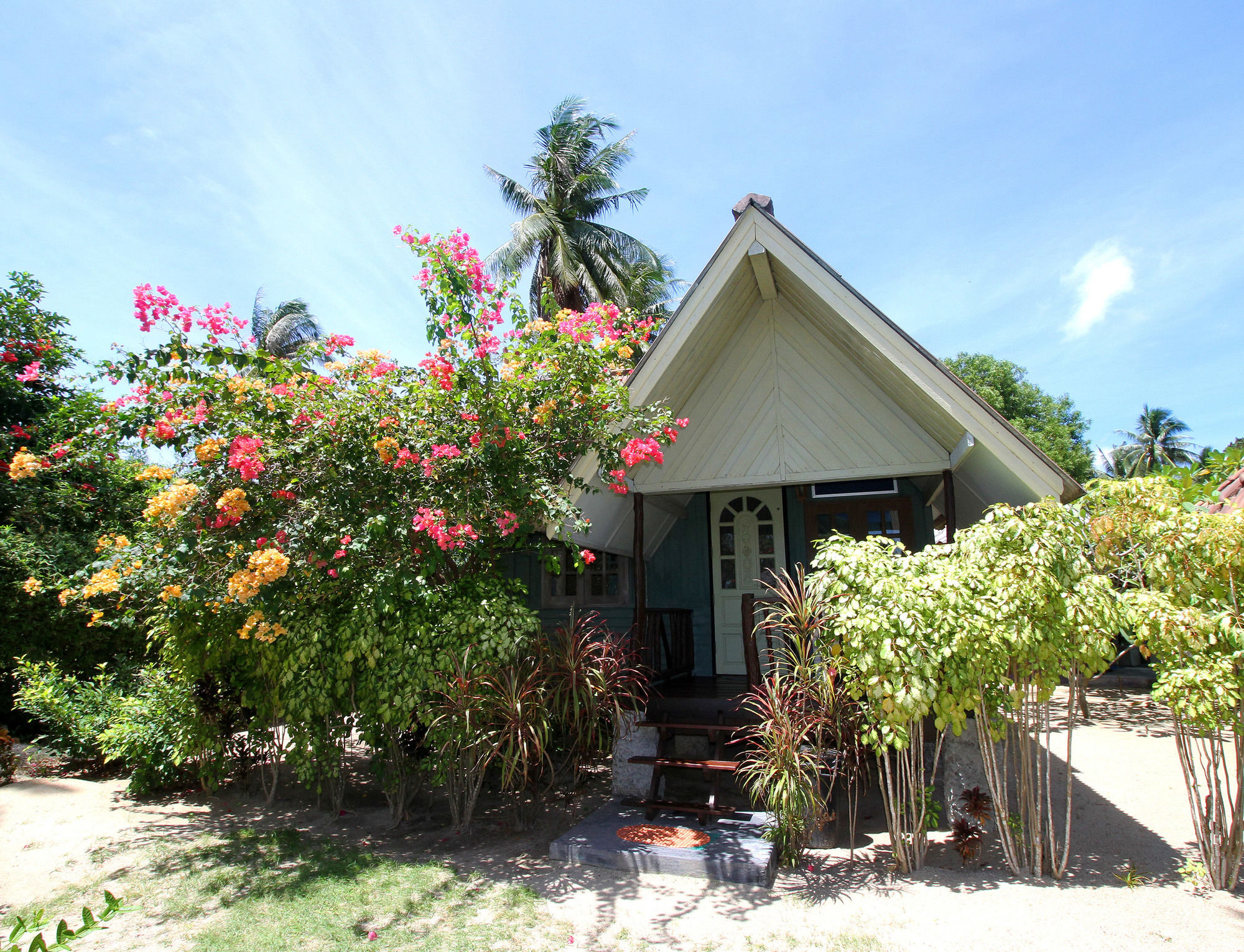 Фото Sabaii Bay Resort