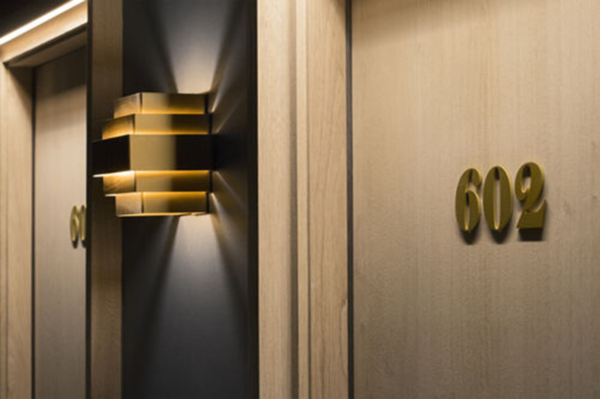 Фото Yurbban Trafalgar Hotel