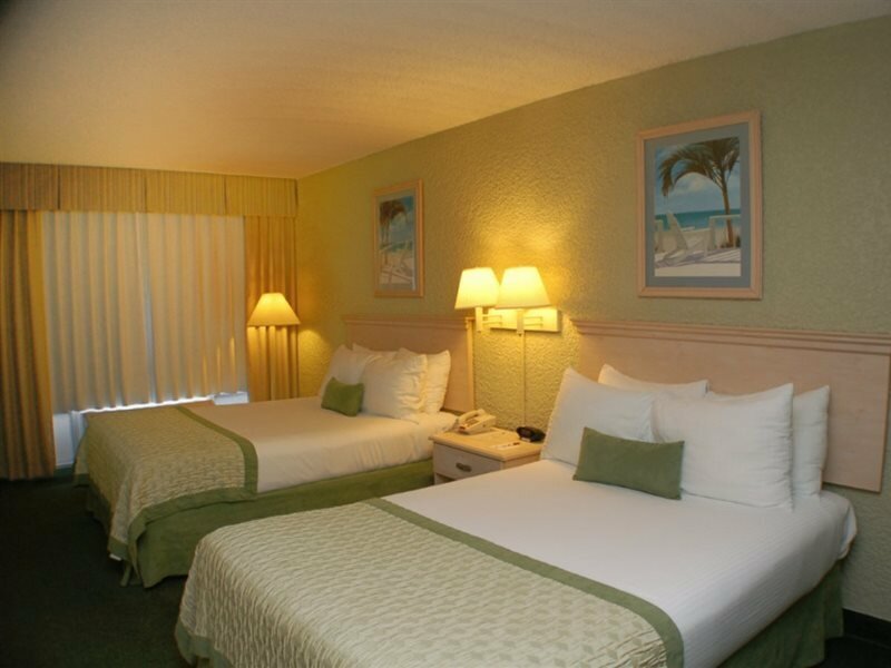 Фото Days Inn by Wyndham Stuart