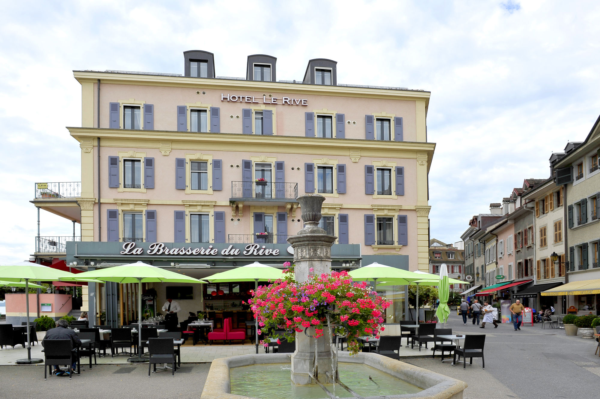 Фото отеля 1