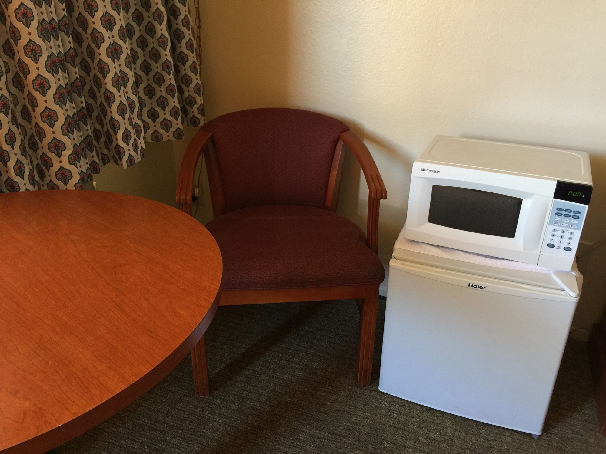 Фото Vantage Point Inn Woodland Hills