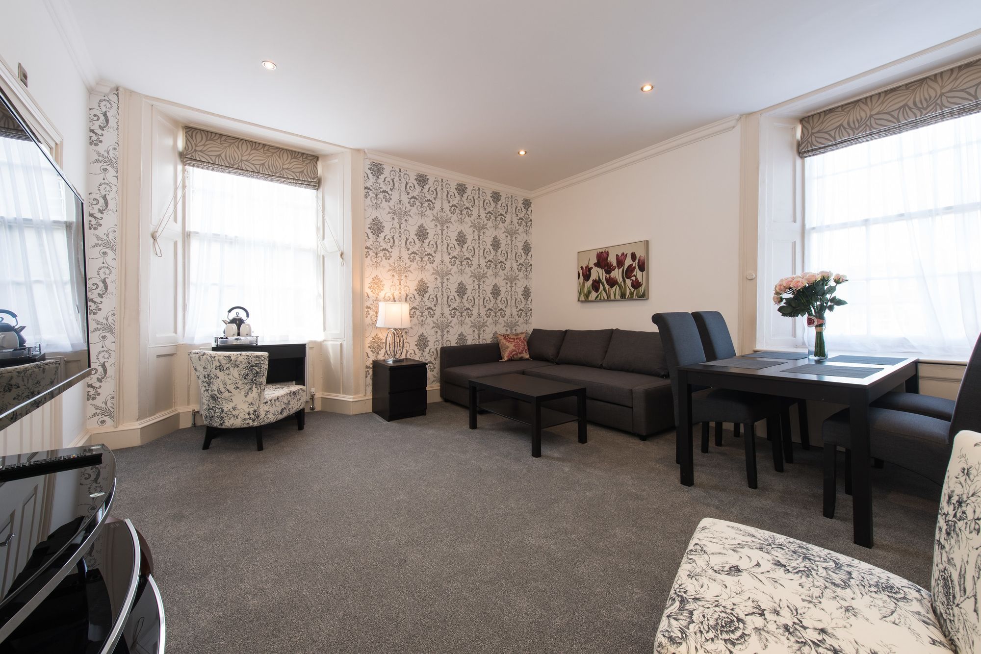 Фото Royal Princes Suites