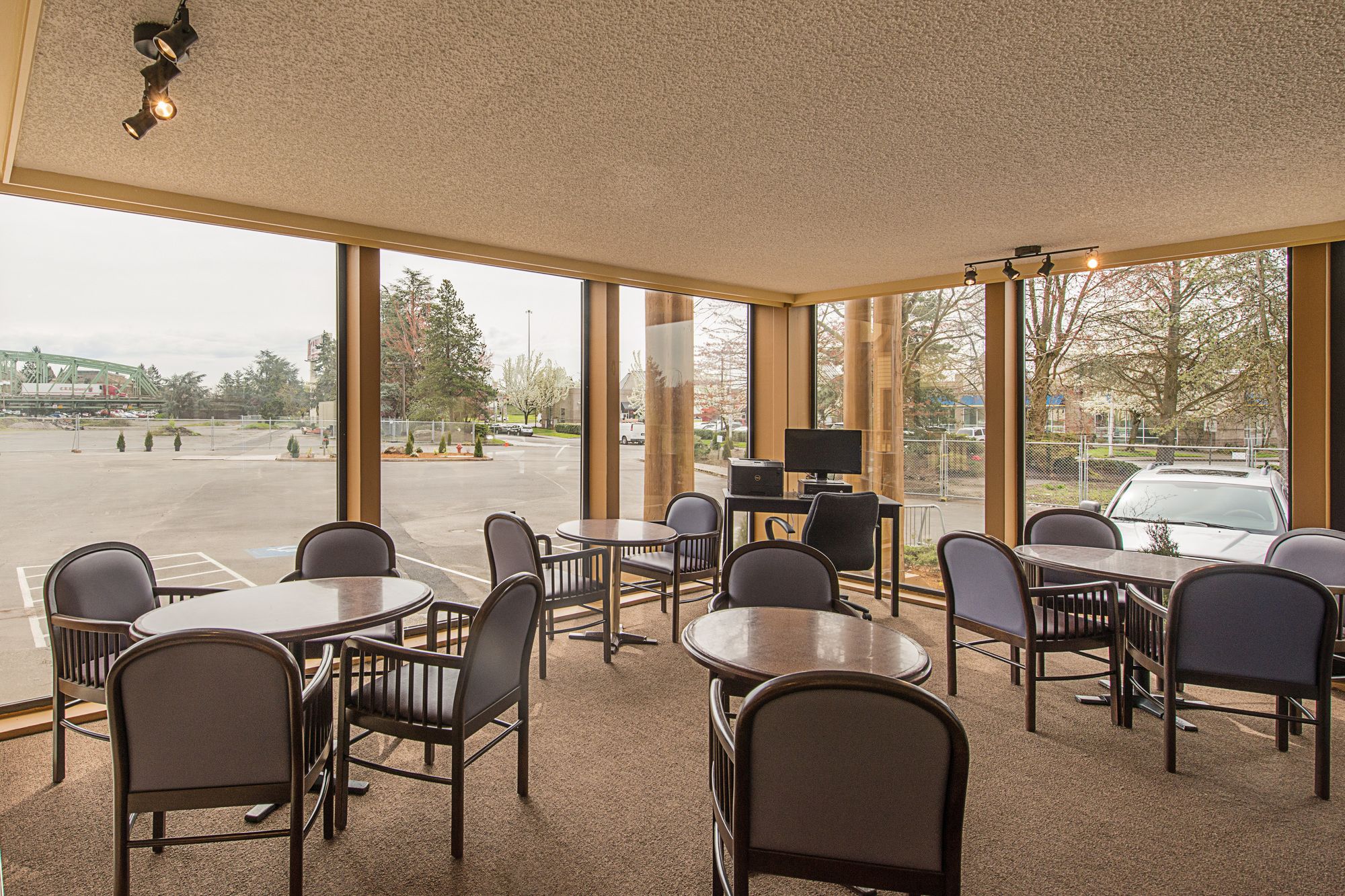 Фото Rodeway Inn & Suites Portland - Jantzen Beach