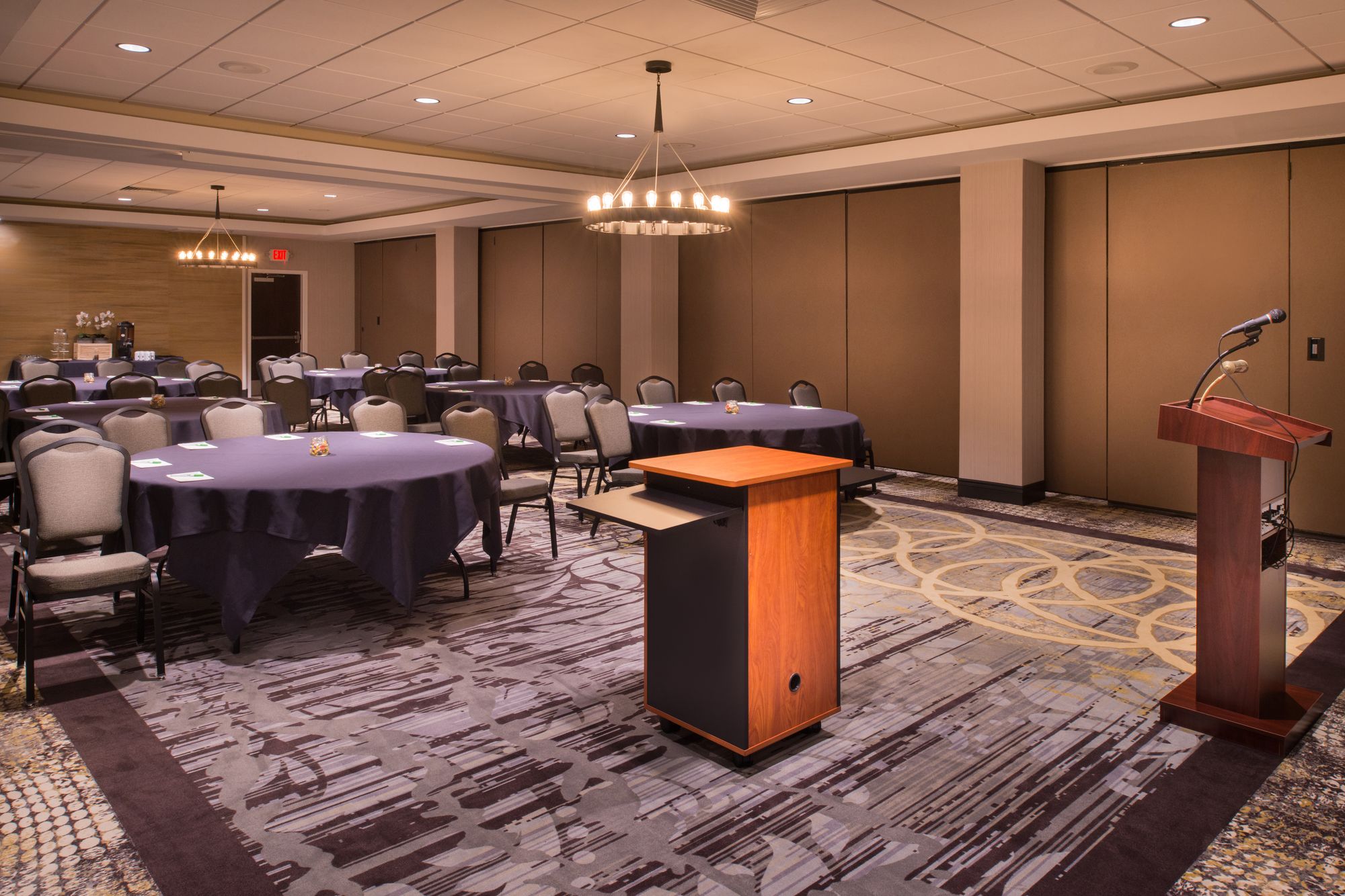 Фото DoubleTree by Hilton Raleigh Crabtree Valley