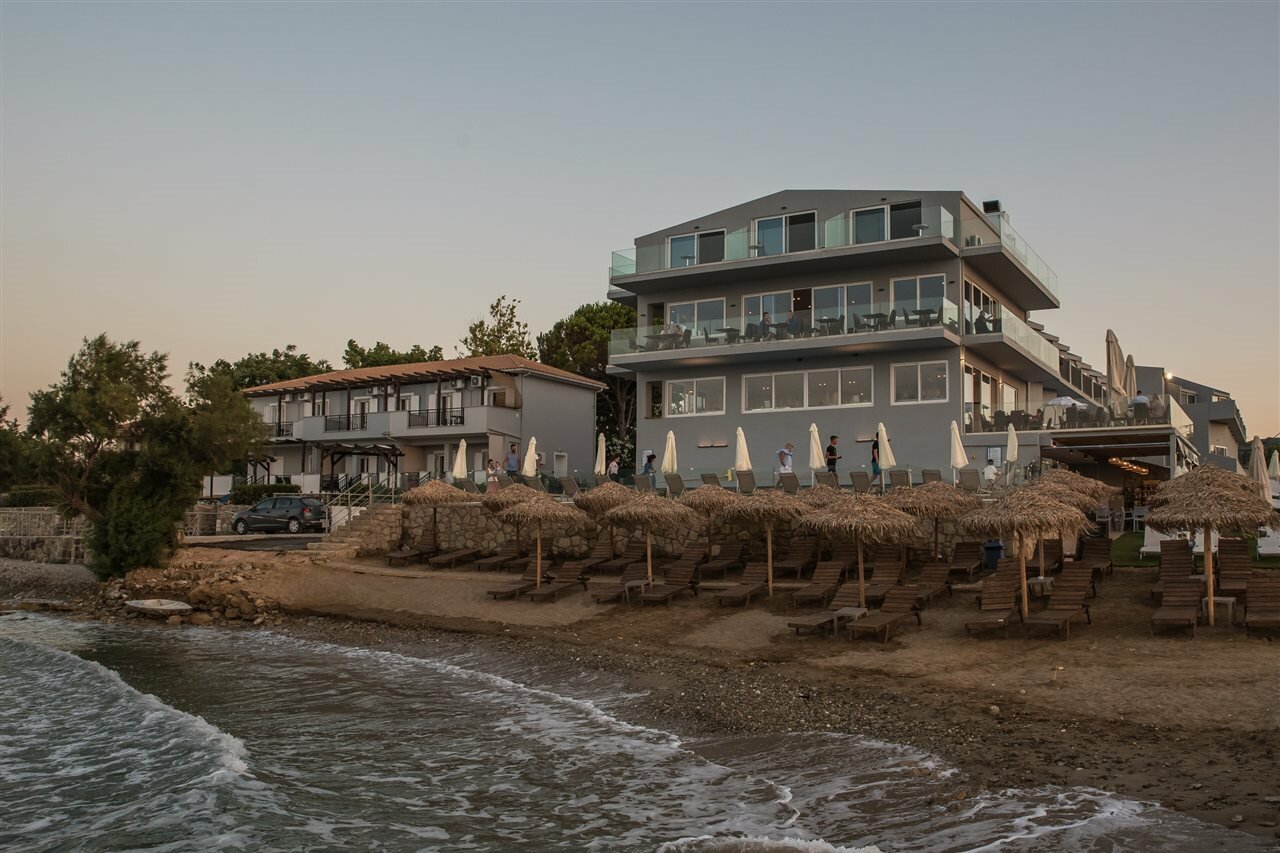 Фото Golden Coast Resort