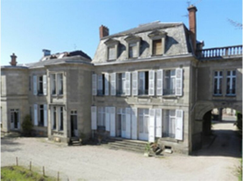 Апартаменты La Villa Beaupeyrat- Apparthôtels de charme dans bâtisse de caractère в Лиможе