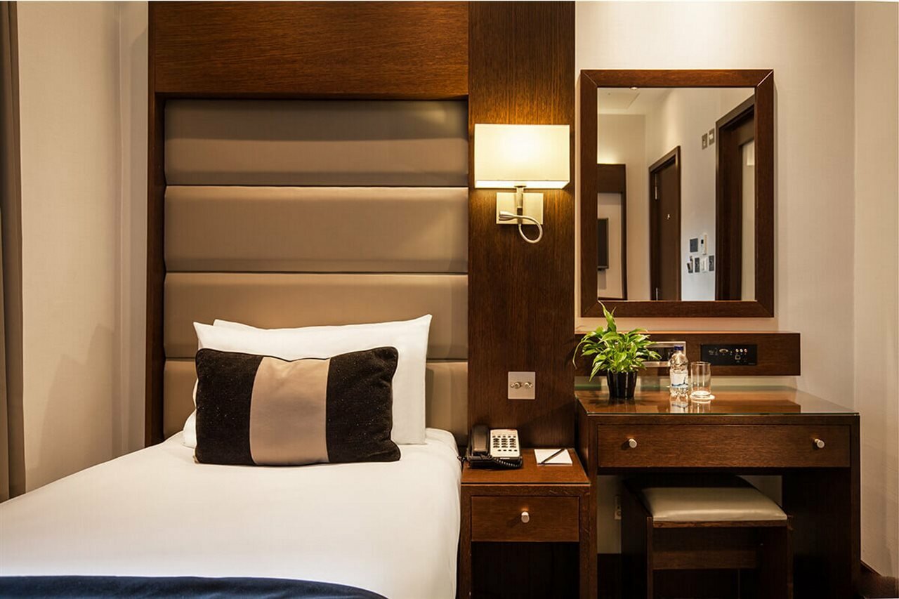 Фото Park Grand Paddington Court