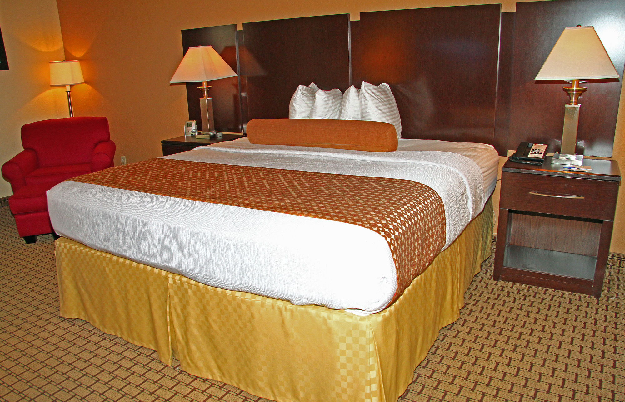 Фото Best Western Plus Universal Inn