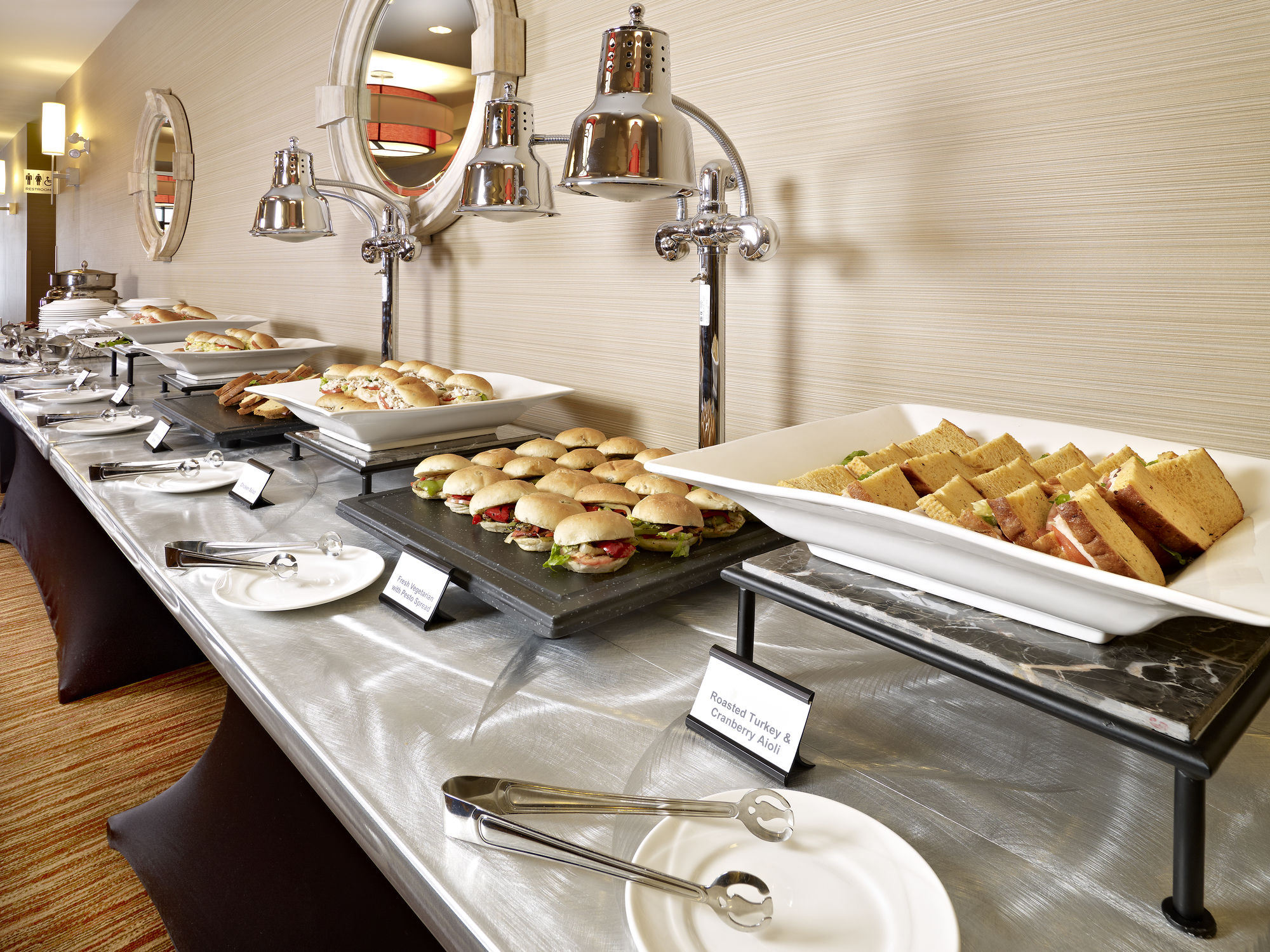 Фото Courtyard by Marriott Edmonton West